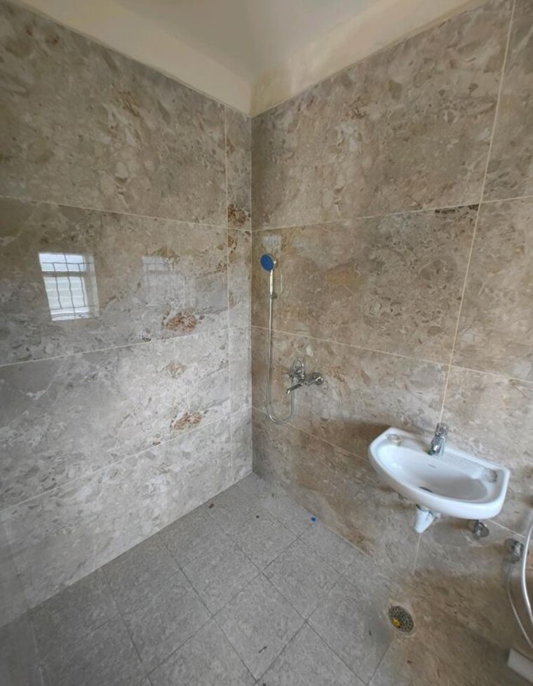 Bathroom, gr-icon 4 Bedroom 2500 Sq.Ft. Apartment In Koramangala Bangalore 10787586