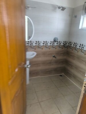 Bathroom in 3 BHK Apartment at Frazer Town – for Rent