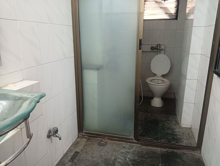 Bathroom, hiranandani-gardens-glen-gate 3 Bedroom 1470 Sq.Ft. Apartment In Powai Mumbai 10787629