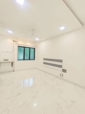 Room in 3 BHK Apartment at Lic Colony – for Rent