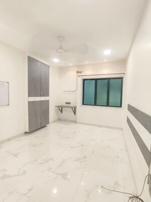 Room in 3 BHK Apartment at Lic Colony – for Rent