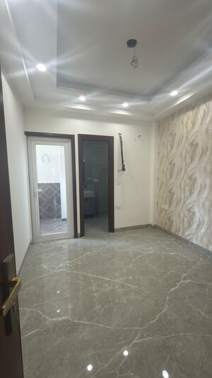 Room in 3 BHK Builder Floor at BPTP District 3, Sector 85 – for Sale