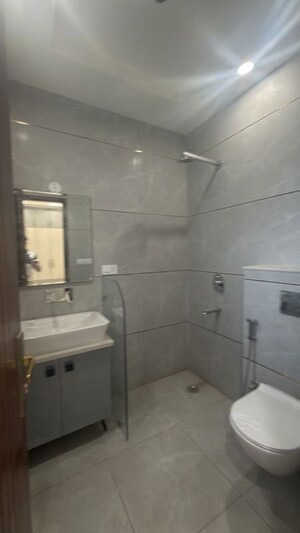Kitchen in 3 BHK Builder Floor at BPTP District 3, Sector 85 – for Sale