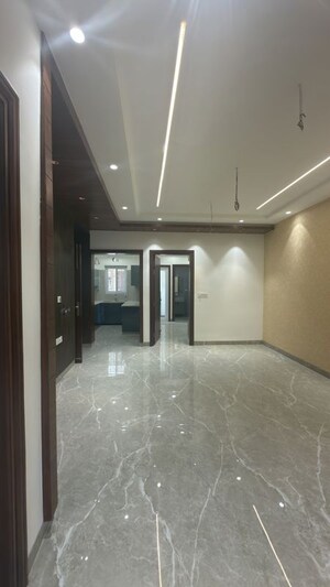Room in 3 BHK Builder Floor at BPTP District 3, Sector 85 – for Sale
