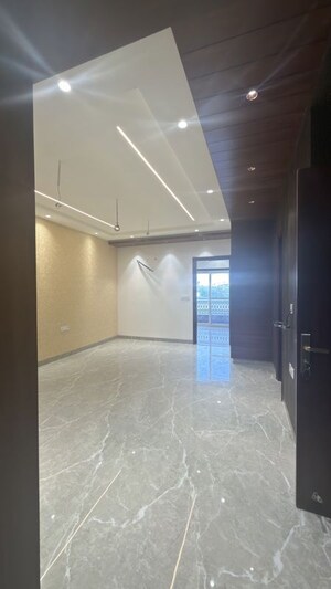 Room in 3 BHK Builder Floor at BPTP District 3, Sector 85 – for Sale