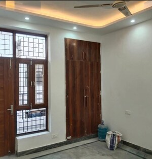 Room in 3 BHK Builder Floor at Sector 37 – for Rent