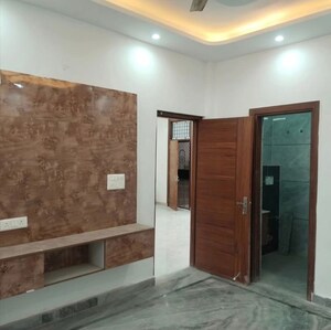 Room in 3 BHK Builder Floor at Sector 37 – for Rent