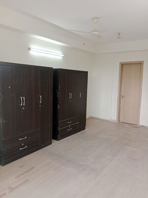 Room in 4 BHK Apartment at SS Linden, Sector 84 – for Rent