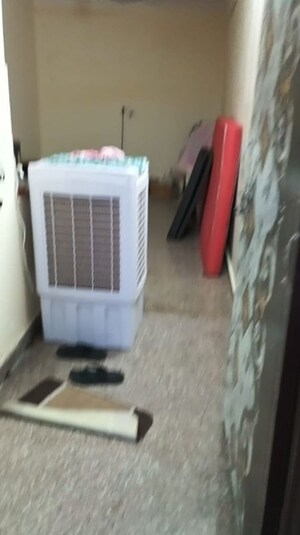 Furnished Amenities in 1 BHK Builder Floor at Dakshinpuri – for Rent