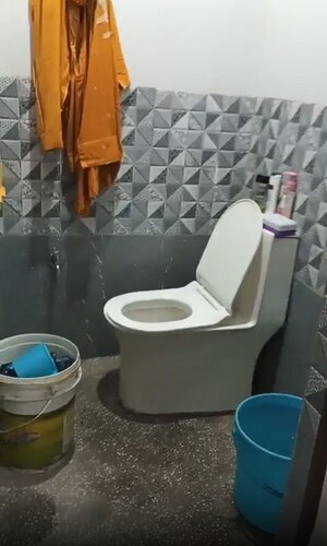 Bathroom in 1 BHK Builder Floor at Dakshinpuri – for Sale