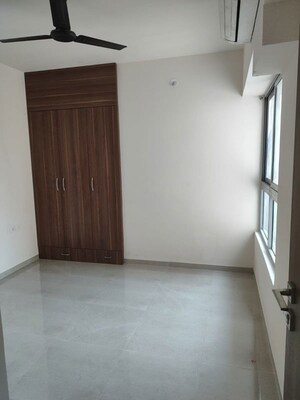 Room in 1.5 BHK Apartment at Piramal Vaikunth, Balkum Pada – for Rent