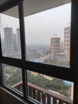 Room in 1.5 BHK Apartment at Piramal Vaikunth, Balkum Pada – for Rent