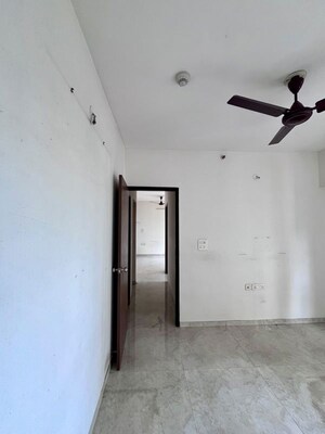 Room in 2 BHK Apartment at Lodha Amara, Kolshet Road – for Rent