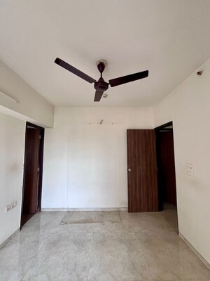 Room in 2 BHK Apartment at Lodha Amara, Kolshet Road – for Rent