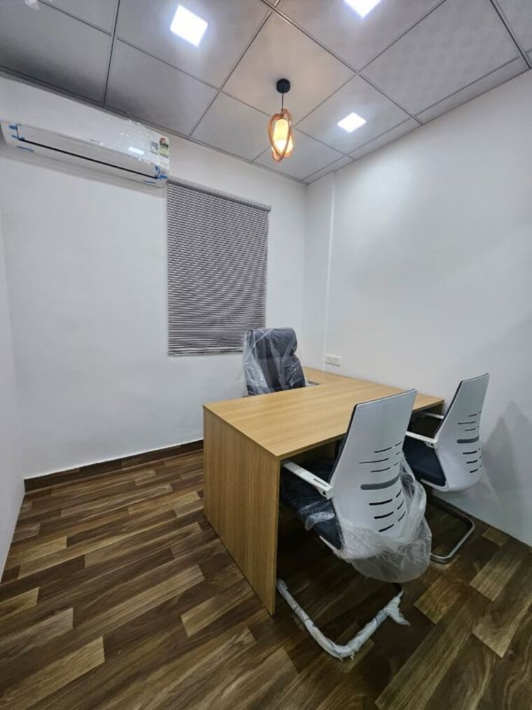 Team Area, sector 63 Commercial Office Space 1300 Sq.Ft. In Sector 63 Noida 10787768