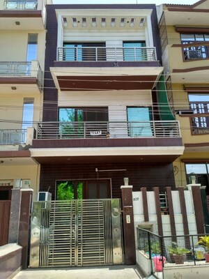 2 BHK Builder Floor For Rent in Sector 46