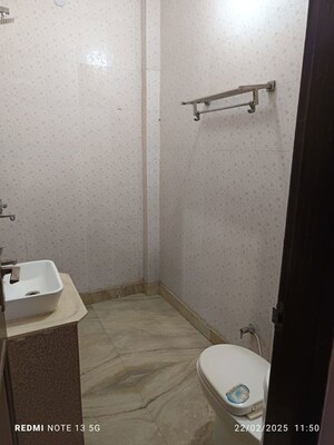 Bathroom in 2 BHK Builder Floor at Sector 46 – for Rent
