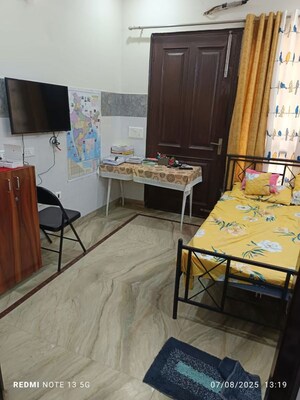 Room in 2 BHK Builder Floor at Sector 46 – for Rent