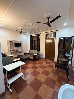 Living Room in 2 BHK Builder Floor at Sushant Lok 2, Sector 57 – for Rent