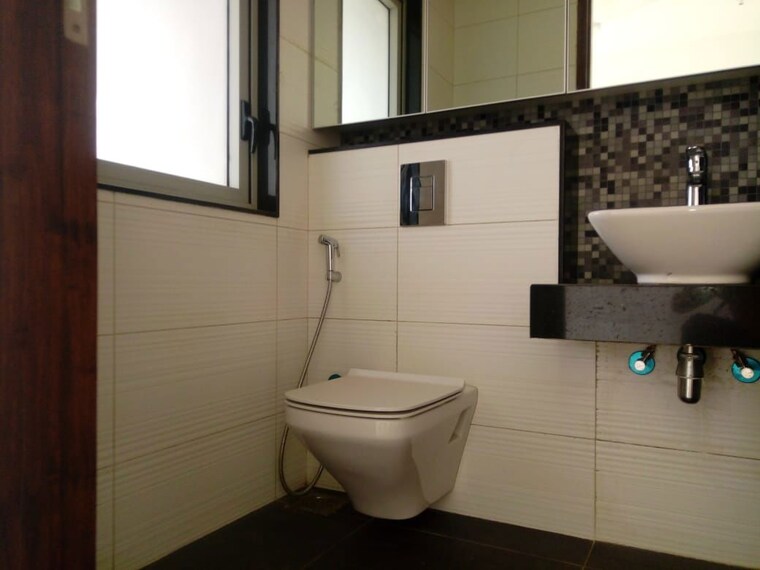 Bathroom, lodha-venezia 2 Bedroom 850 Sq.Ft. Apartment In Parel Mumbai 10787791
