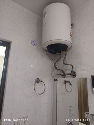 Bathroom in 1 BHK Builder Floor at Sector 46 – for Rent