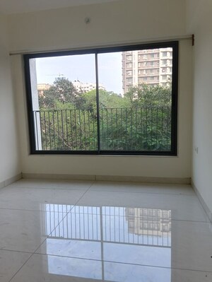 Room in 2 BHK Apartment at Arkade Eden, Malad West – for Rent