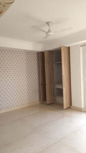 Room in 3 BHK Builder Floor at New Rajinder Nagar – for Rent