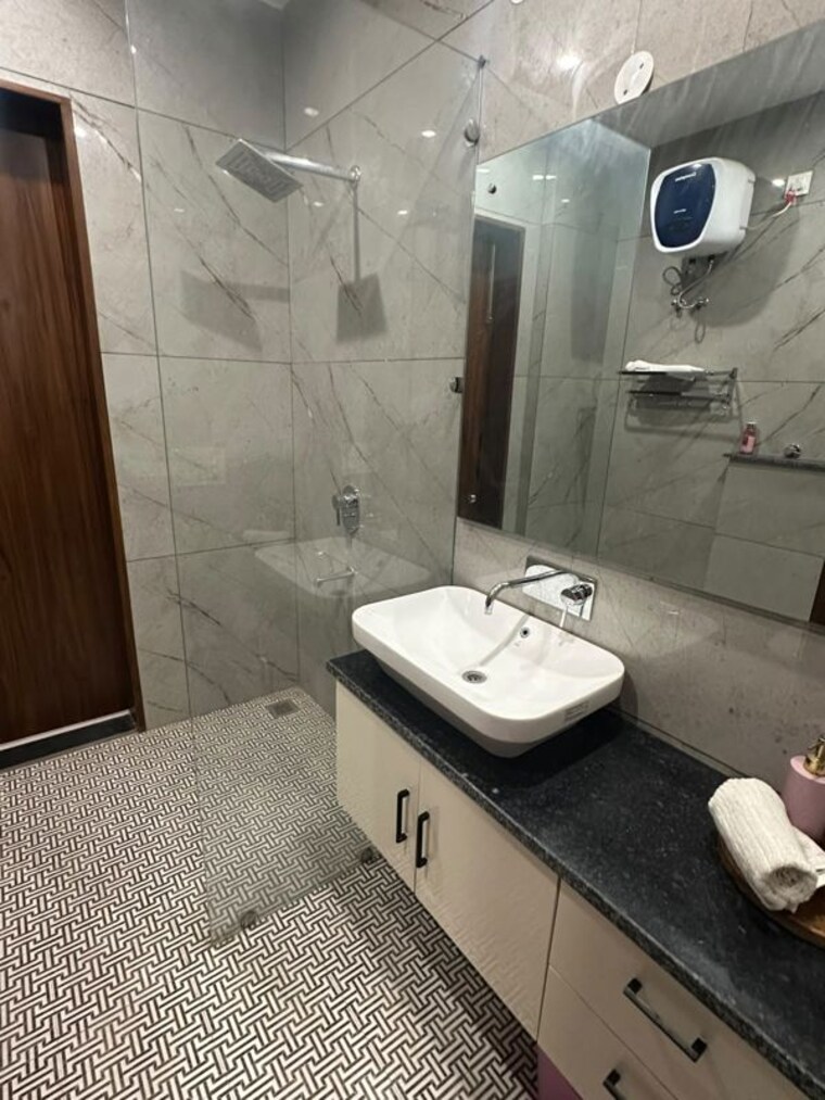 Bathroom, aerocity 3 Bedroom 250 Sq.Yd. Builder Floor In Aerocity Mohali 10787797