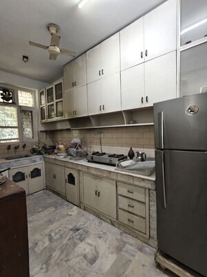 Kitchen in 3 BHK Builder Floor at Sector 43 – for Rent