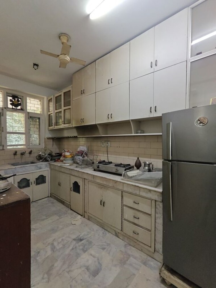 Kitchen, sector 43 3 Bedroom 215 Sq.Yd. Builder Floor In Sector 43 Gurgaon 10787808