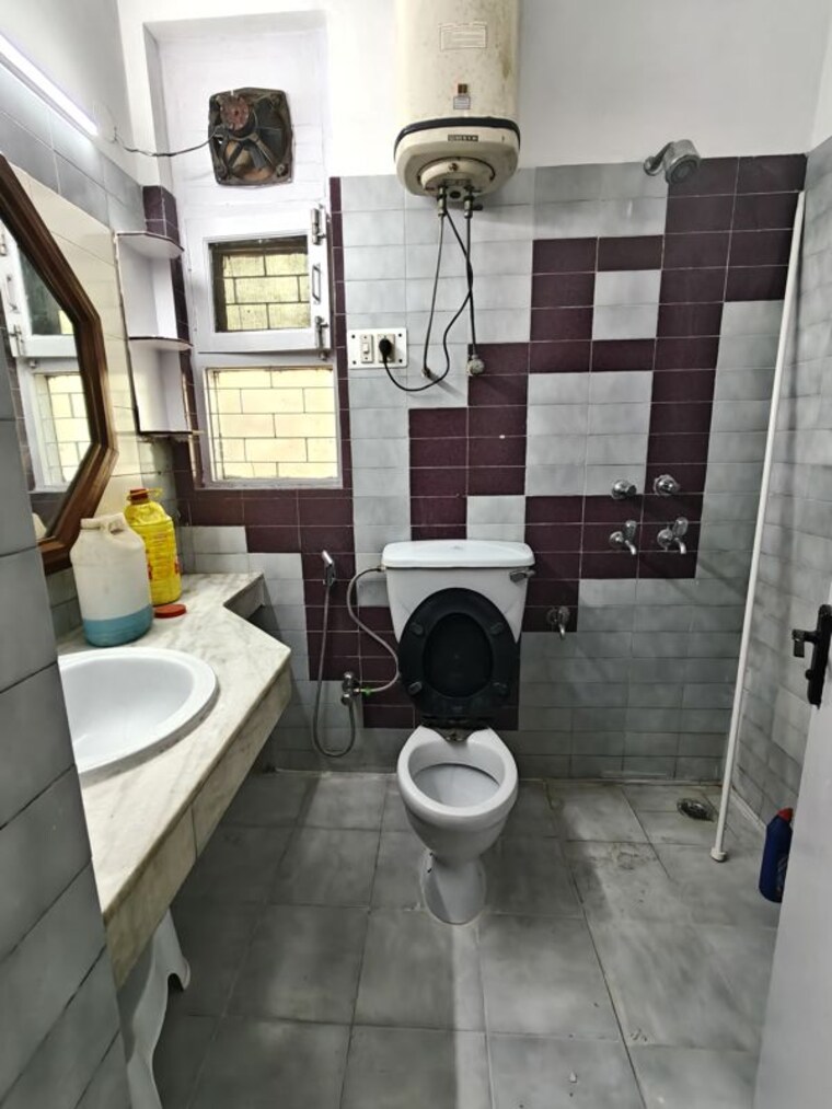 Team Area, sector 43 3 Bedroom 215 Sq.Yd. Builder Floor In Sector 43 Gurgaon 10787808