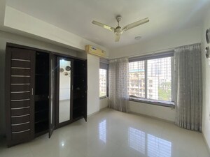 Room in 2 BHK Apartment at Lodha Paradise, Majiwada – for Rent