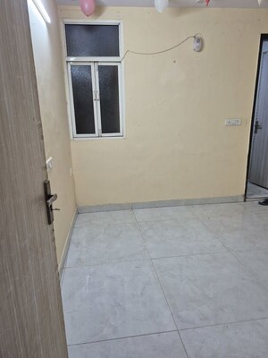 Room in 2.5 BHK Builder Floor at Mayur Vihar – for Rent