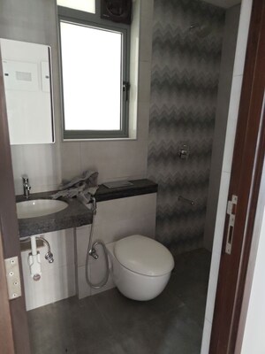 Bathroom in 1.5 BHK Apartment at Kalpataru Elitus, Mulund West – for Rent