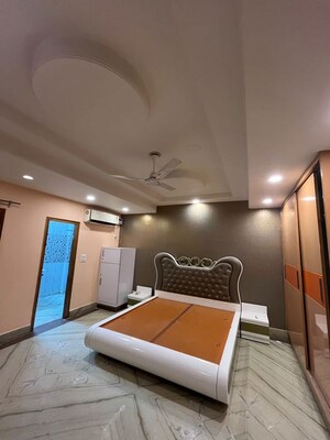 5 BHK Builder Floor For Rent in Green Fields Colony