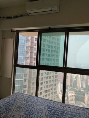 Room in 2 BHK Apartment at Sheth Auris Bliss, Malad West – for Rent