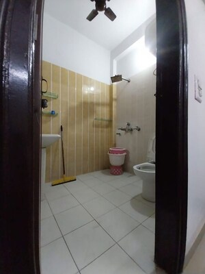 Bathroom in 3 BHK Builder Floor at Rajendra Nagar Sector 3 – for Rent