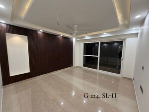 Room in 3 BHK Builder Floor at Sushant Lok ii – for Sale