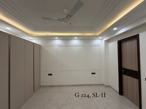 Room in 3 BHK Builder Floor at Sushant Lok ii – for Sale