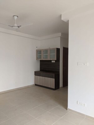 Room in 3.5 BHK Apartment at Bhartiya Nikoo Homes, Thanisandra Main Road – for Rent