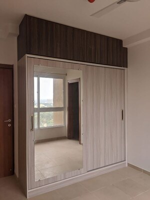 Room in 3.5 BHK Apartment at Bhartiya Nikoo Homes, Thanisandra Main Road – for Rent