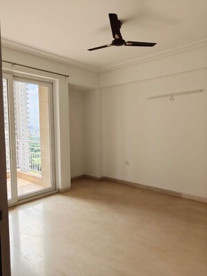 Room in 3 BHK Apartment at Puri Diplomatic Residences, Sector 111 – for Rent