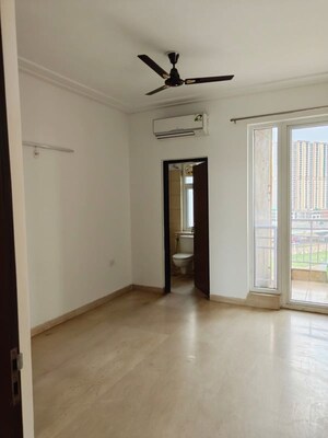 Room in 3 BHK Apartment at Puri Diplomatic Residences, Sector 111 – for Rent