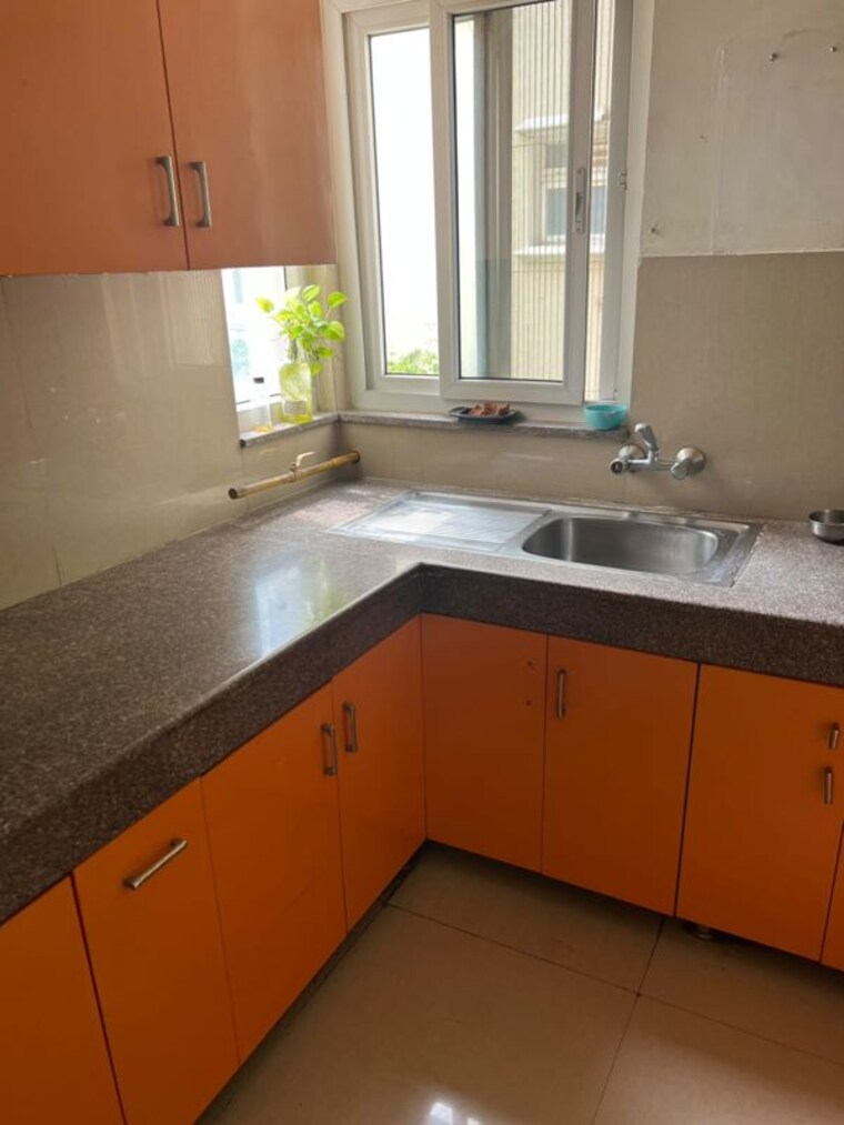 Kitchen, emaar-emerald-hills-phase-2 4 Bedroom 1750 Sq.Ft. Apartment In Sector 65 Gurgaon 10788012