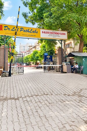 2 BHK Apartment – Exterior View View at Uppal Southend, Sector 49 - for Sale