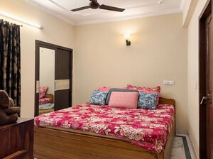 Bedroom in 2 BHK Apartment at Uppal Southend, Sector 49 – for Sale