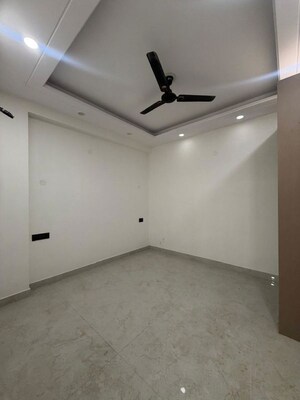 Room in 3 BHK Builder Floor at Chattarpur – for Rent