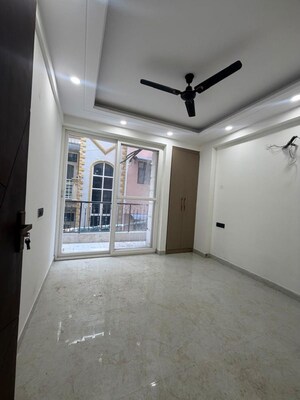 3 BHK Builder Floor For Rent in Chattarpur