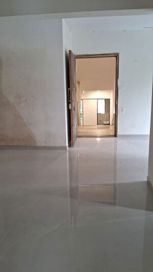 Living Room in 3 BHK Apartment at Sindhi Society, Chembur – for Rent