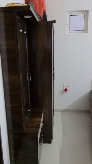 Furnished Amenities in 2 BHK Apartment at Lodha Amara, Kolshet Road – for Rent